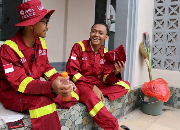 Tim Medis PPPA Daarul Qur'an Beri Vaksinasi di sekolah-sekolah Agats, Asmat