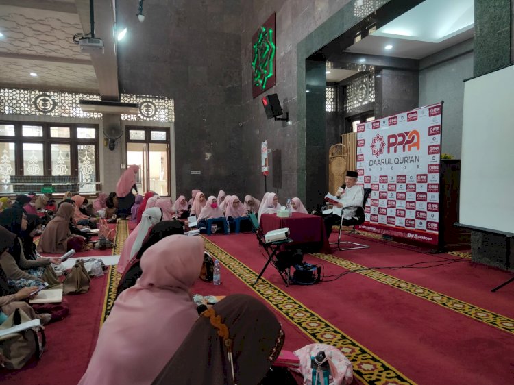 Antusiasme Jamaah Muslimah Daarul Qur'an Hadiri Kajian Rutin