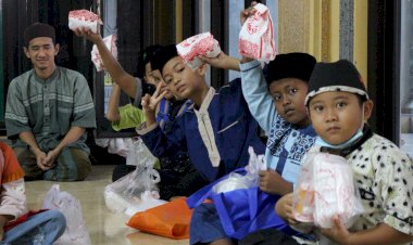 Bahagianya Santri Rumah Tahfidz BCA Selenggarakan Buka Puasa Bersama