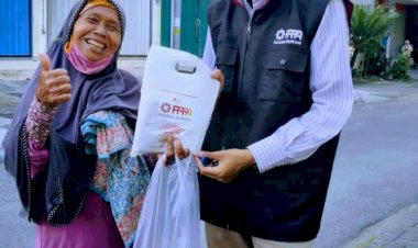 PPPA Daarul Qur'an Semarang Bagikan Takjil Gratis