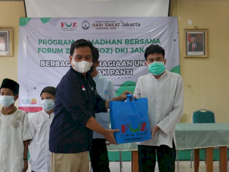 FOZ DKI Bagikan 100 Paket Bingkisan Lebaran kepada Panti Sosial Anak Jalanan