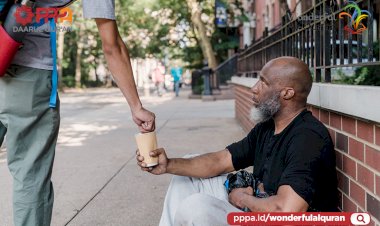 Pengertian dan Keutamaan Sedekah