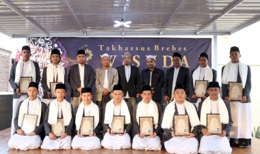 Wisuda Kelulusan dan Pelepasan Angkatan Pertama Santri Takhassus Brebes