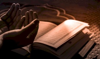 Allah Mengabulkan Doa Orang yang Berada dalam Kesulitan