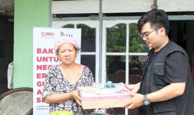 Dampingi Warga Terdampak Erupsi Gunung Semeru, PPPA Daarul Qur'an Surabaya Salurkan Bantuan untuk Lansia dan Dhuafa