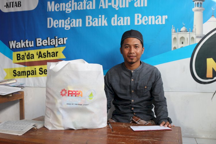 PPPA Daarul Qur'an Cirebon dan PT Asri Tri Miharta Berikan Bantuan Sembako Untuk Guru Ngaji Rumah Tahfidz