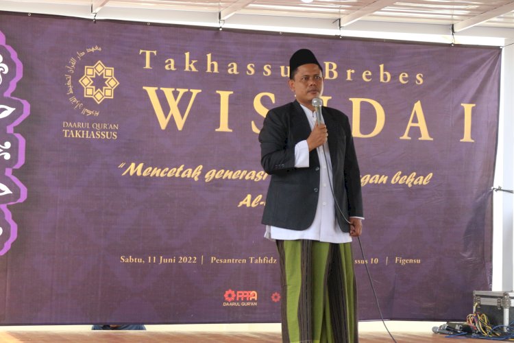 Wisuda Kelulusan dan Pelepasan Angkatan Pertama Santri Takhassus Brebes