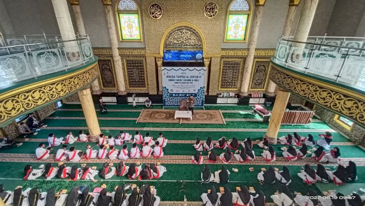 Wisuda Rumah Tahfidz Tafaqur Al-Uula Bandung