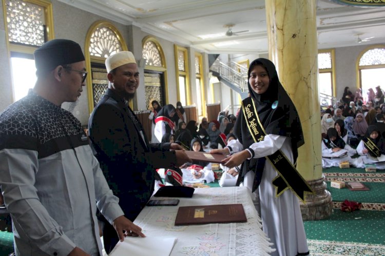 Wisuda Rumah Tahfidz Tafaqur Al-Uula Bandung