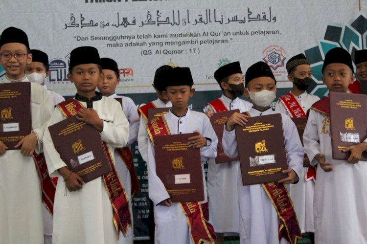 Wisuda Rumah Tahfidz Tafaqur Al-Uula Bandung