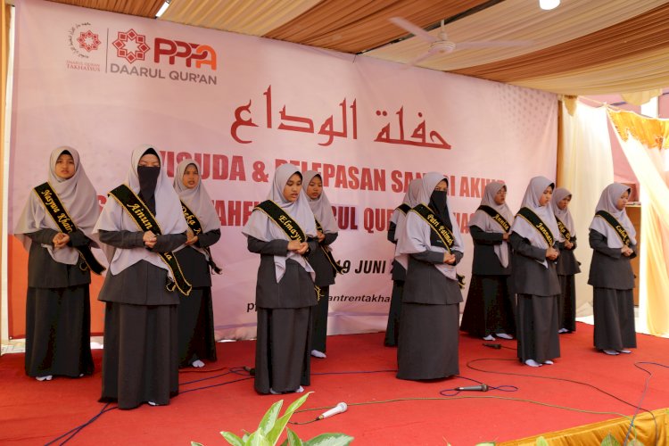 Wisuda dan Pelepasan Santri Pesantren Takhassus Tegal