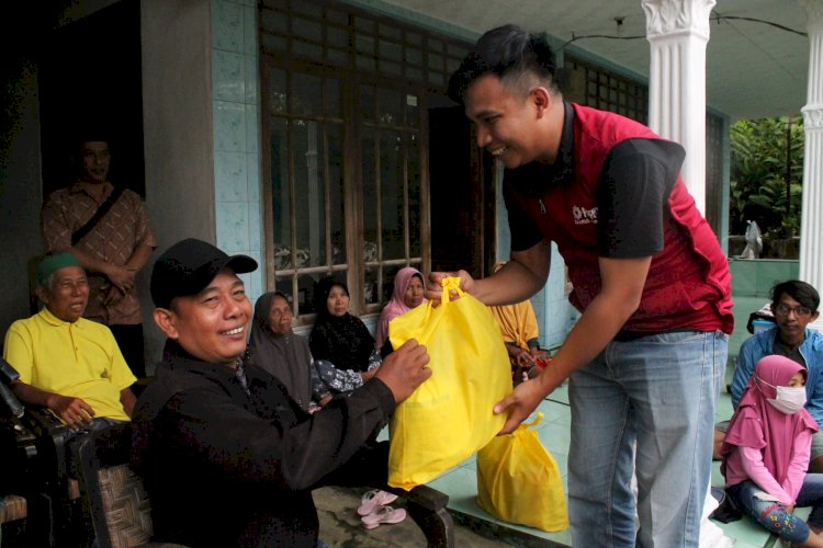 Mobile Qur'an Berbagi Kebahagiaan Bersama Anak-anak Desa Tegal Siwalan