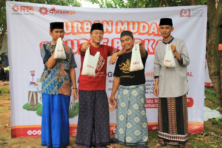 PPPA Daarul Qur’an Semarang Bagikan Daging Qurban untuk Santri dan Masyarakat Dhuafa