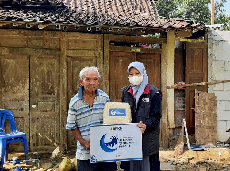 PPPA Daarul Qur'an Yogyakarta dan BPKH Salurkan Hewan Qurban ke Kampung Qur’an Rukem Purworejo