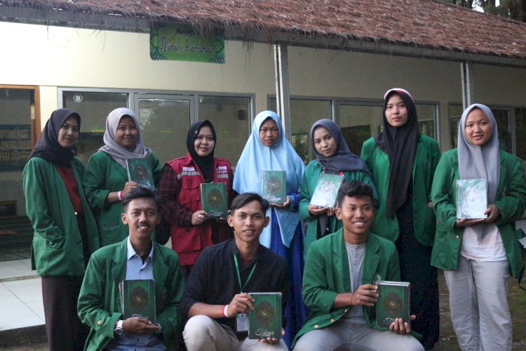 PPPA Daarul Qur'an Cirebon Bersama Mahasiswa IAIN Syekh Nurjati Tebar Mushaf Qur'an