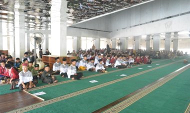 Wisuda Akbar ke 10 di Islamic Center Tulang Bawang Barat Lampung