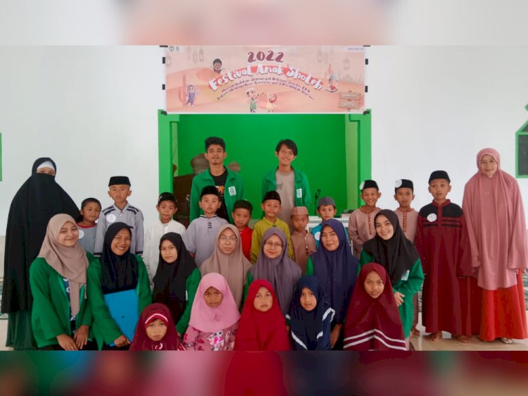 PPPA Daarul Qur'an Sulsel Gandeng Mahasiswa KKN UINAM Gelar Tebar Qur'an Hingga Pelosok Nusantara