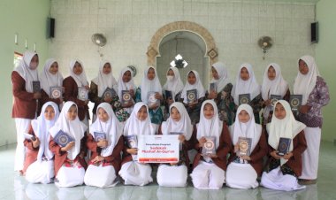 PPPA Daarul Qur’an Semarang Salurkan Al Qur’an ke MA NU Mranggen