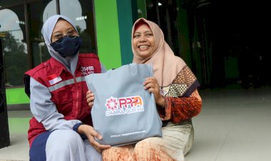 PPPA Daarul Qur'an Cirebon Bagikan Hadiah untuk Ibu Tangguh