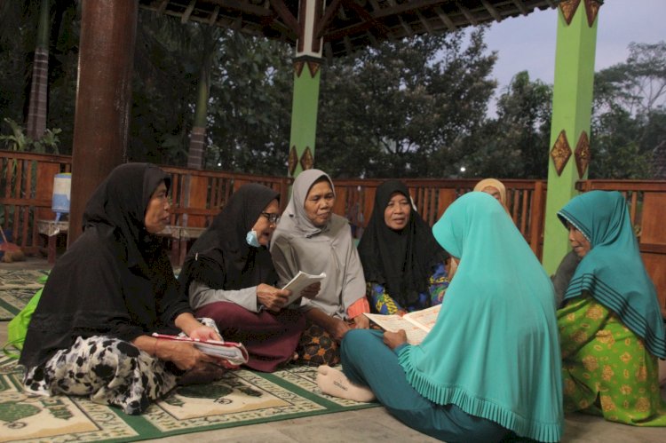 Sinergi PPPA Daarul Qur’an Yogyakarta Bersama Beramaljariyah.org dan Evermos Salurkan Mushaf Qur'an dan Alat Sholat