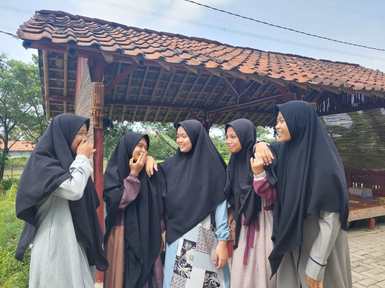 6 Santri Pesantren Tahfizh Daarul Qur'an Takhassus Tegal Selesaikan Hafalan 30 Juz