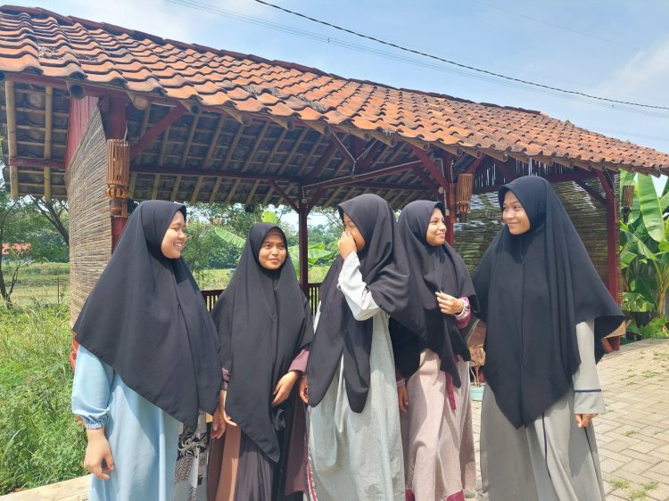 6 Santri Pesantren Tahfizh Daarul Qur'an Takhassus Tegal Selesaikan Hafalan 30 Juz