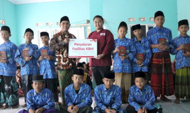 Penyaluran Fasilitas Belajar untuk Pesantren Tahfidz Al-Hidayah