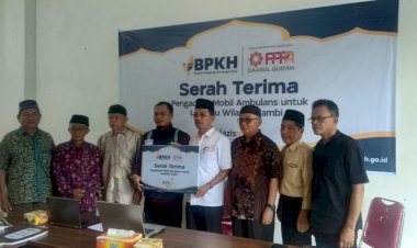 Serah Terima Simbolis Mobil Ambulans BPKH kepada LazisMu Jambi