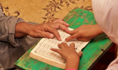 Al-Qur'an Bersama Kain Perca Bekas