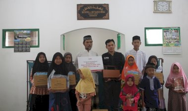 Hadiah Alat Belajar untuk Santri Kampung Qur’an Purworejo 