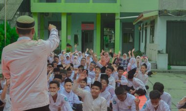 Mobile Qur'an Hibur Siswa SMP Tunas Bangsa Cilegon dalam Rangka Isra Mi'raj