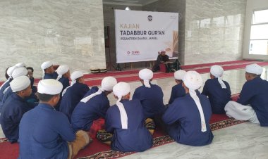 Makmurkan Masjid, Pesantren Al-Jameel Gelar Kajian Tadabbur Quran