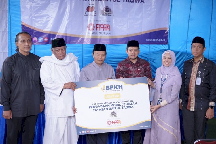 BPKH dan Laznas PPPA Daarul Qur'an Menyalurkan 2 Mobil Jenazah