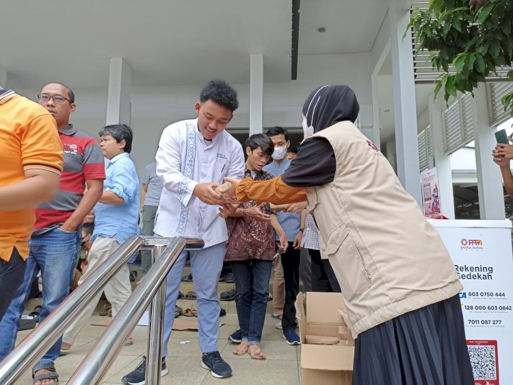 Free Food Friday untuk Jamaah Masjid Al-Amanah