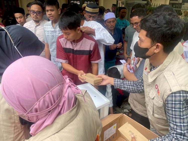 Jumat Berbagi, PPPA Daarul Qur'an Bogor Kembali Gelar Aksi Free Food Firday