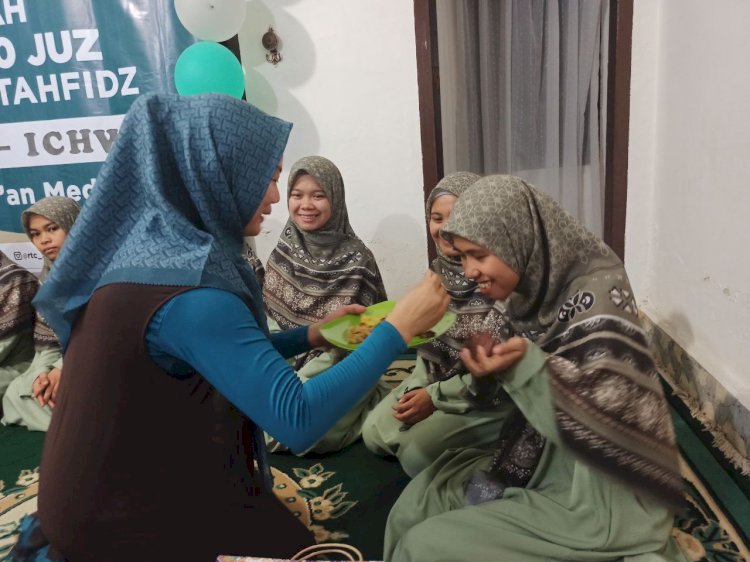 11 Santri Rumah Tahfizh Nur Intan-Ichwan Medan Selesai Hafalan Al-Qur'an 30 Juz