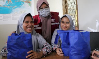 Mandiri Youngsters Cirebon Salurkan Bingkisan untuk Santri Penghafal Qur’an