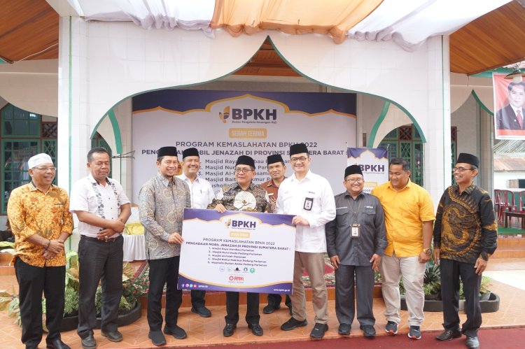 BPKH dan Laznas PPPA Daarul Qur'an Salurkan 5 Mobil Jenazah 