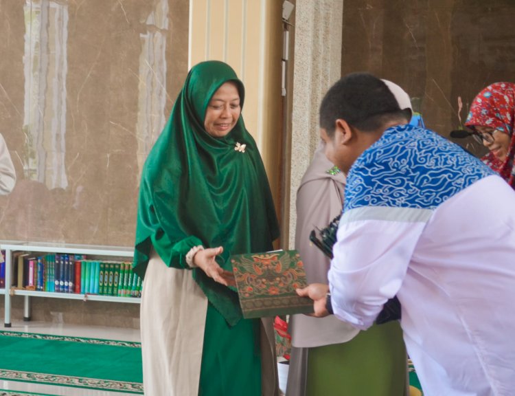 Roadshow Kajian Parenting Bersama Bunda Astri Ivo di Masjid Baitul Muttaqien Serang