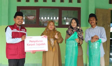 Karpet Sajadah untuk Musholla MTs Darurrohman