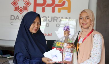 Komunitas Every Friday One Food Cirebon Salurkan Bingkisan Ramadan 