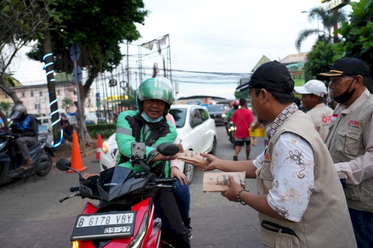 Targetkan Ribuan Penerima Manfaat, Laznas PPPA Daarul Qur’an Mulai Salurkan Paket Takjil Amanah Donatur