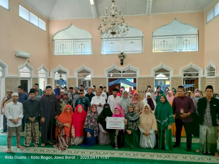 Sambut Lebaran, PPPA Daarul Quran Bogor Santuni Puluhan Tunanetra Penghafal Quran