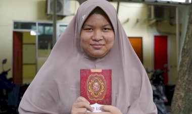 Syifa, Santri Rumah Tahfizh yang Ingin Jadi Penyiar Berita