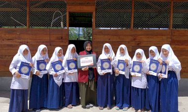 Al-Qur’an dari BPKH RI untuk Santri Rumah Tahfidz Baital Makmur