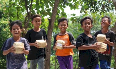 Momen Kebahagiaan Warga Desa Sampiran Ketika Mendapat Daging Qurban