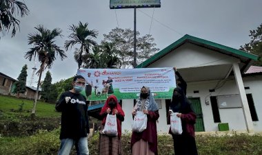 Momen Ketika Daging Qurban Sampai di Tangan Penyintas Gempa Bumi di Sulawesi Barat