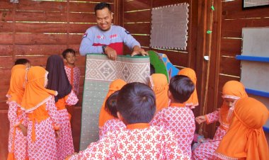 Sajadah Karpet Baru untuk Anak-Anak TK Alam Avicenna Banguntapan Bantul