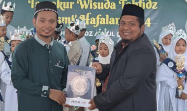 Penyaluran Al-Qur'an dan Wisuda Tahfizh Santri Rumah Tahfizh Ahlul Qur'an Cilegon