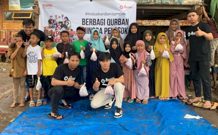 Santri dan Masyarakat di Pelosok Maros Terima Daging Qurban Amanah Donatur